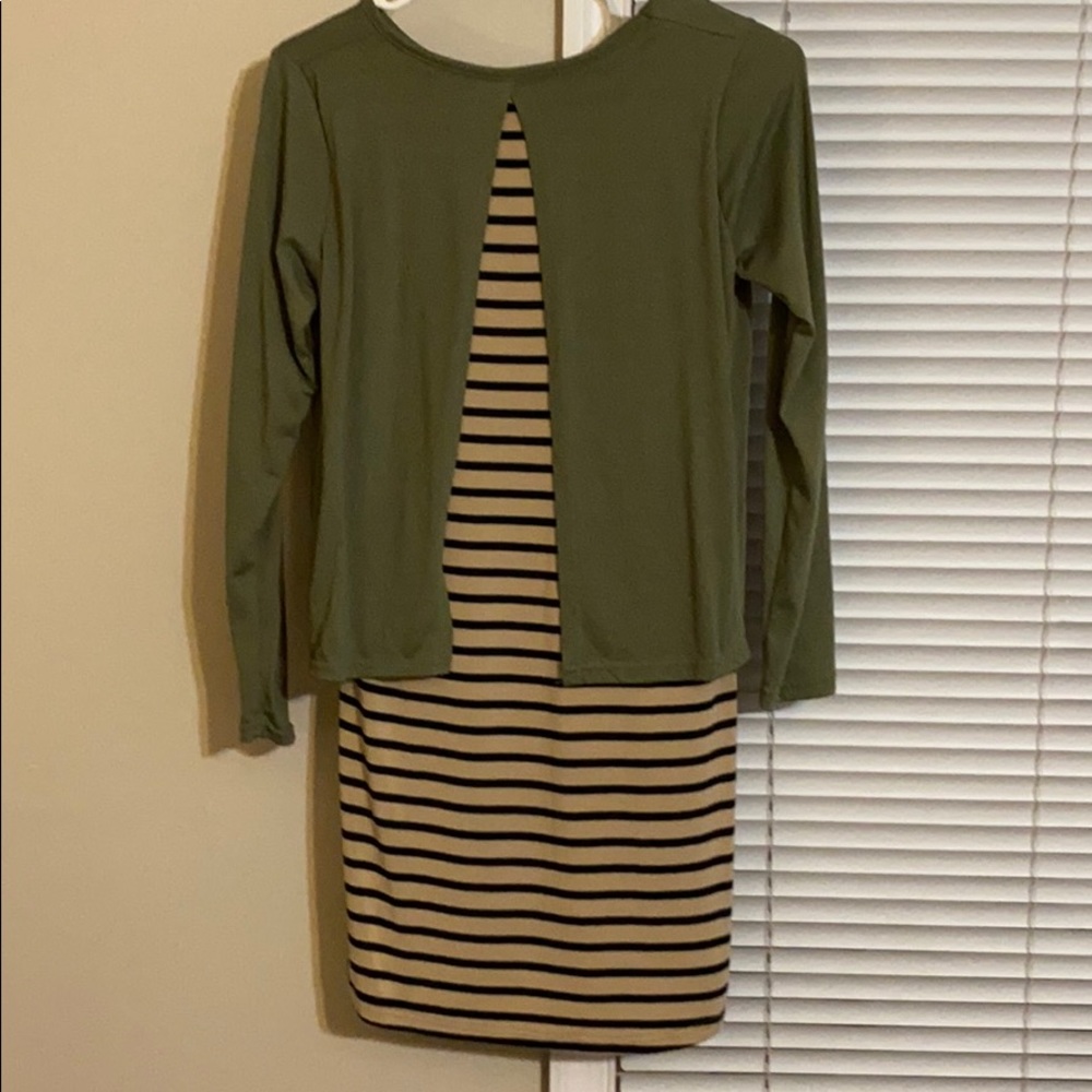 Dress - Picture 2 of 2